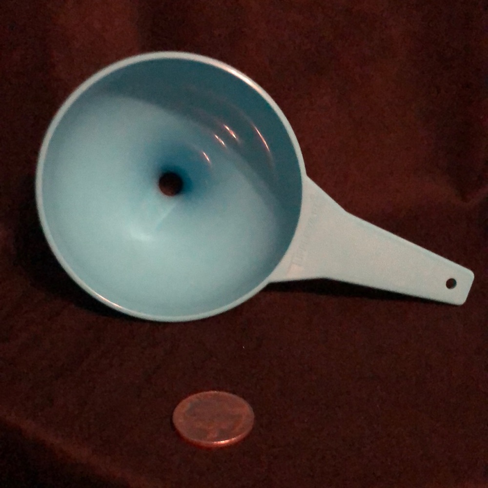 Tupperware Funnel - Picture 3 of 3